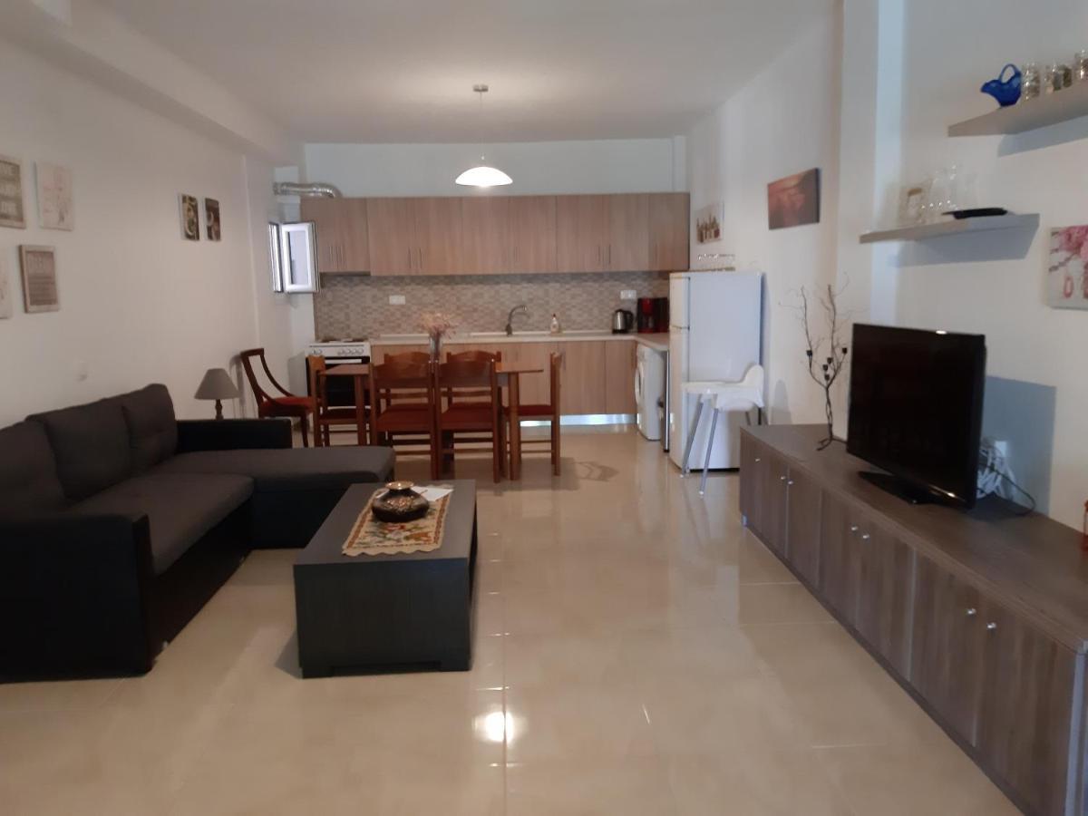 Maria Lemoni Swimming Pool Apartment Nea Skioni Luaran gambar