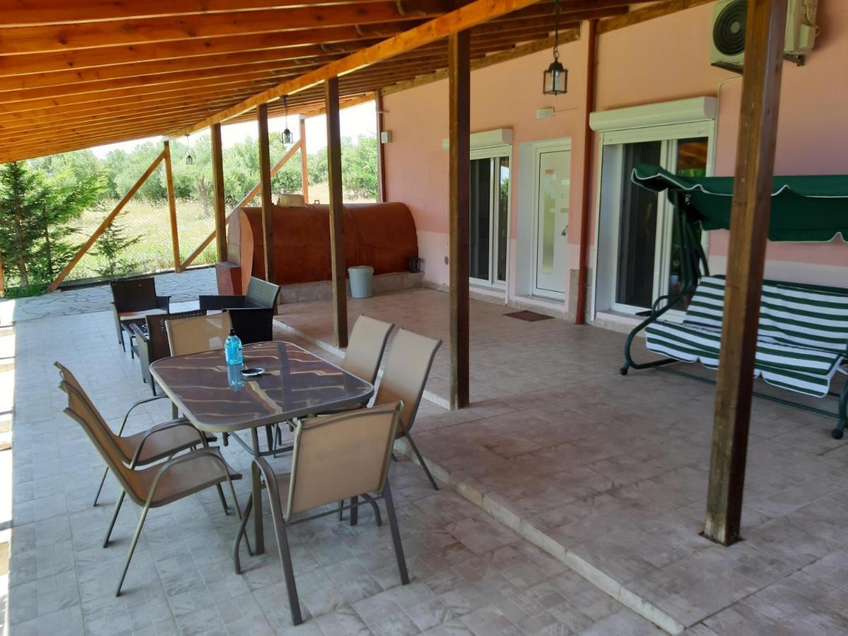Maria Lemoni Swimming Pool Apartment Nea Skioni Luaran gambar