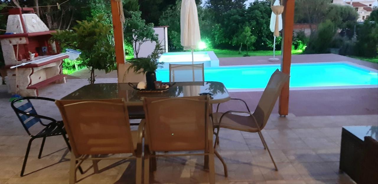Maria Lemoni Swimming Pool Apartment Nea Skioni Luaran gambar