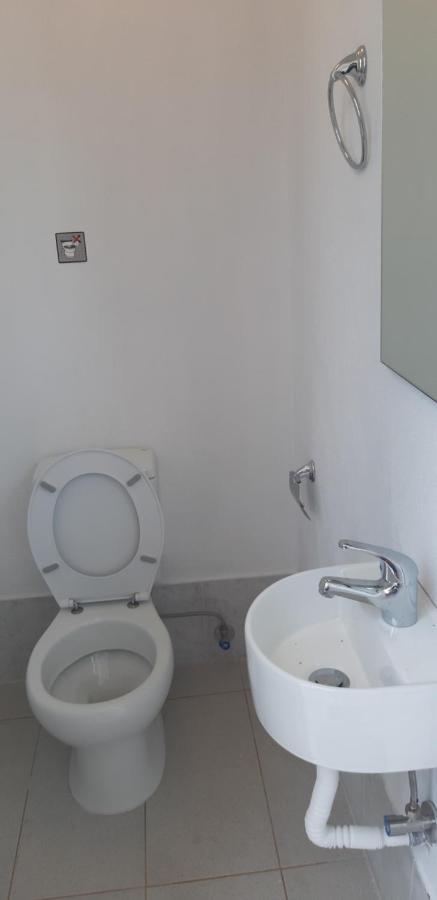 Maria Lemoni Swimming Pool Apartment Nea Skioni Luaran gambar