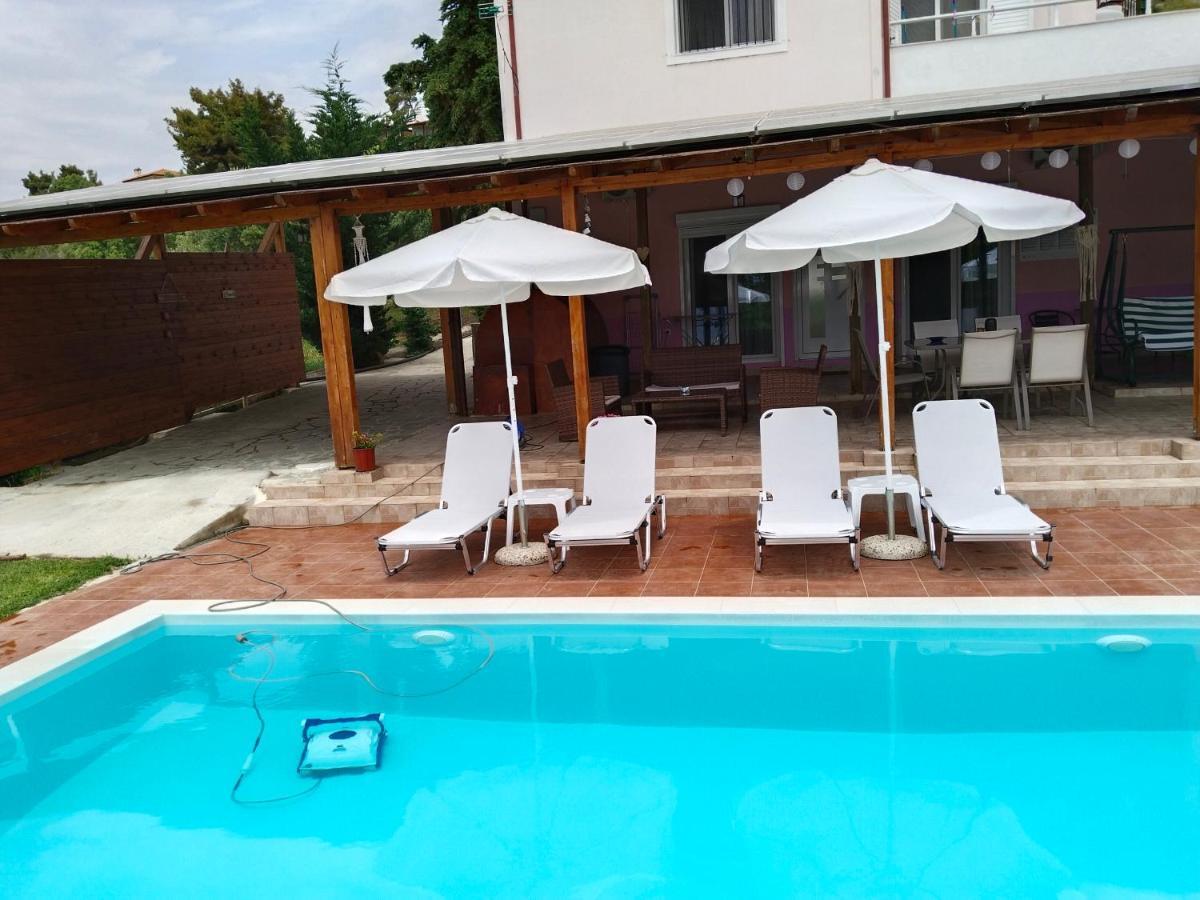 Maria Lemoni Swimming Pool Apartment Nea Skioni Luaran gambar