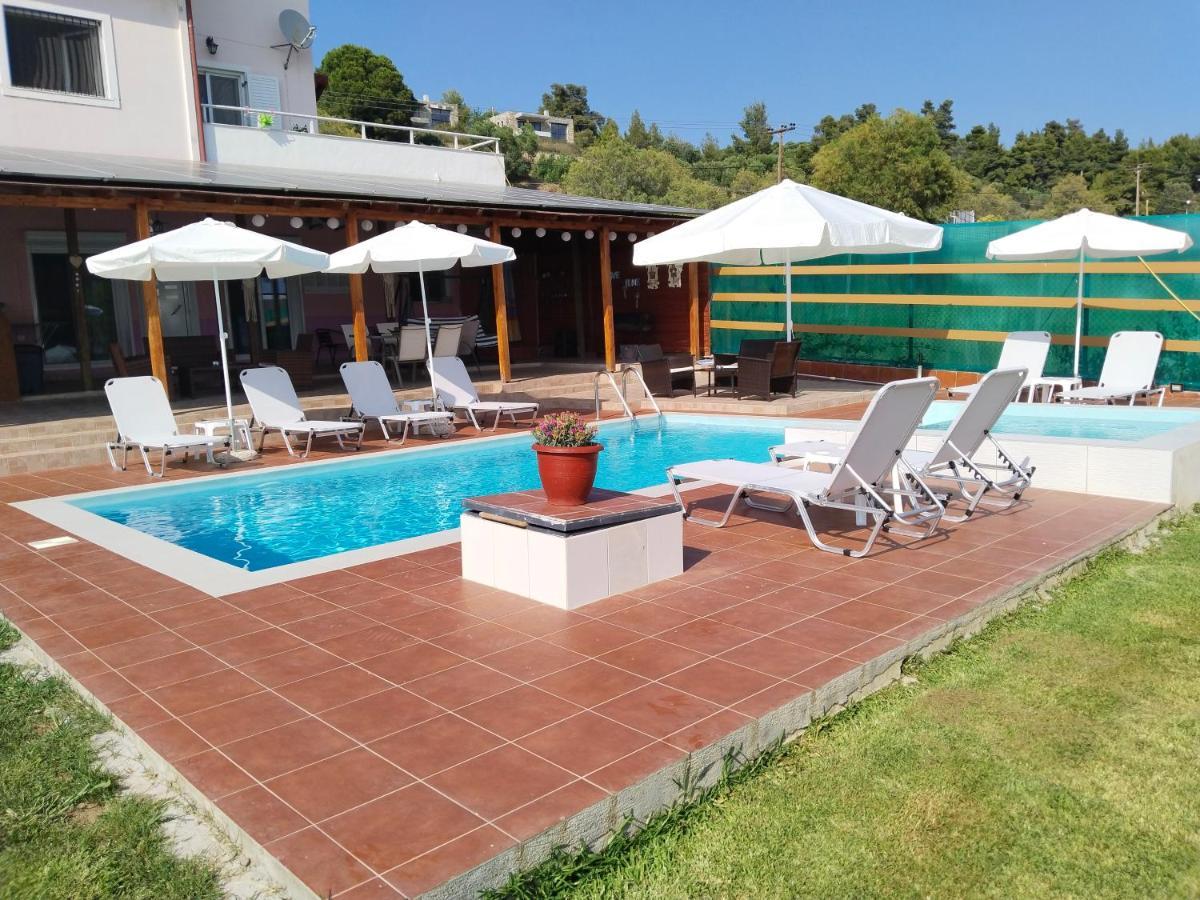 Maria Lemoni Swimming Pool Apartment Nea Skioni Luaran gambar