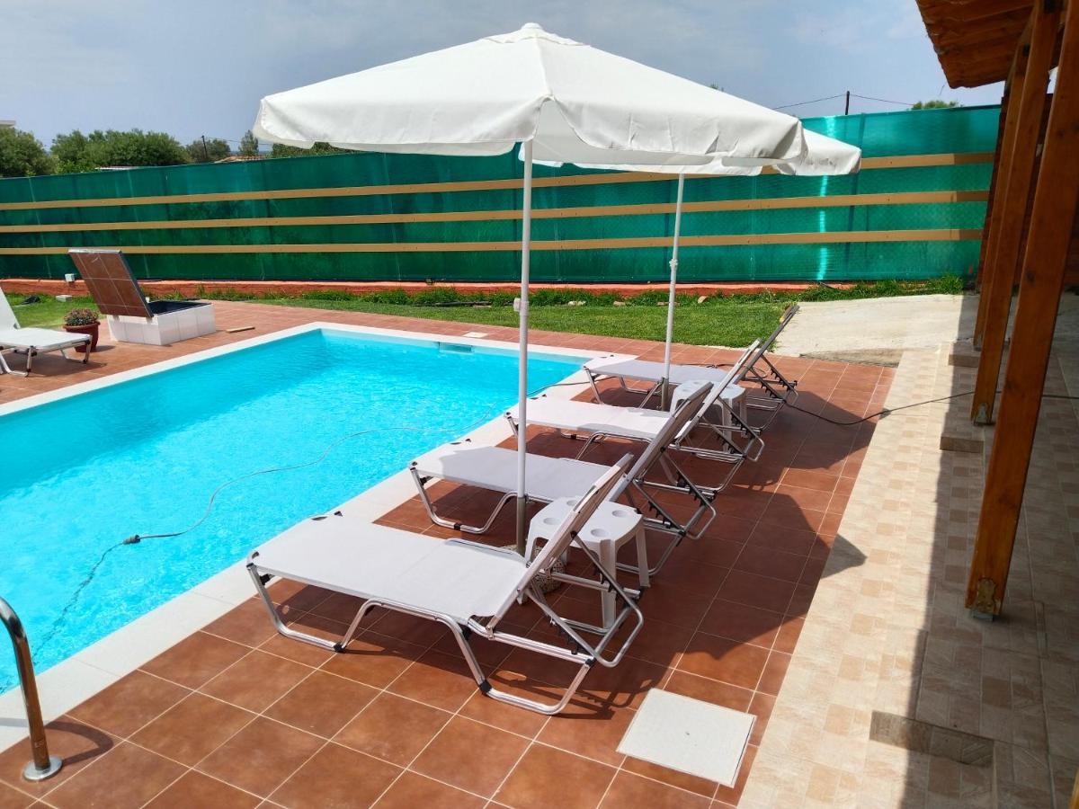 Maria Lemoni Swimming Pool Apartment Nea Skioni Luaran gambar